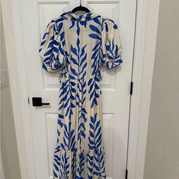 Blue and White Leaf Print Dress - Picture 5 of 9